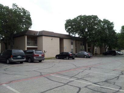 Valencia Park Apartments - Photo 3 of 9