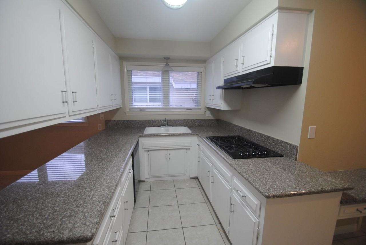 16059 Londelius St - Photo 3 of 8