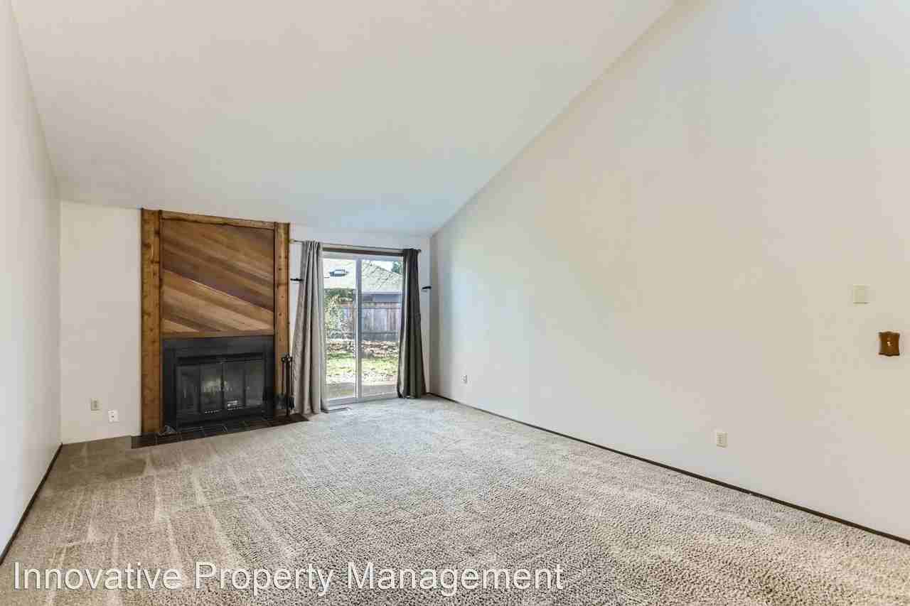 15870 SW 88th ave - Photo 3 of 11