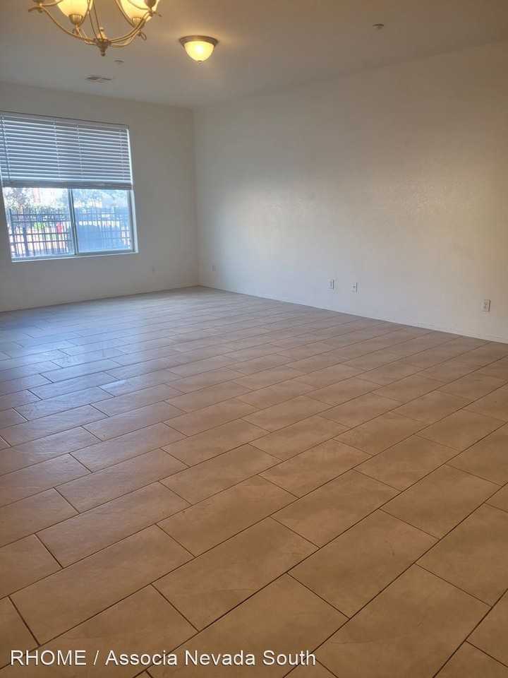 4437 Dover Straight  Street - Photo 3 of 32