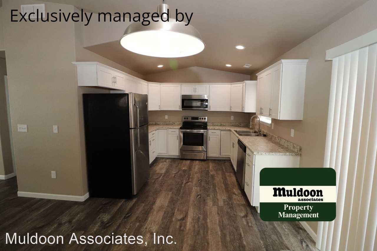 2523 Lowell Ave - Photo 2 of 10