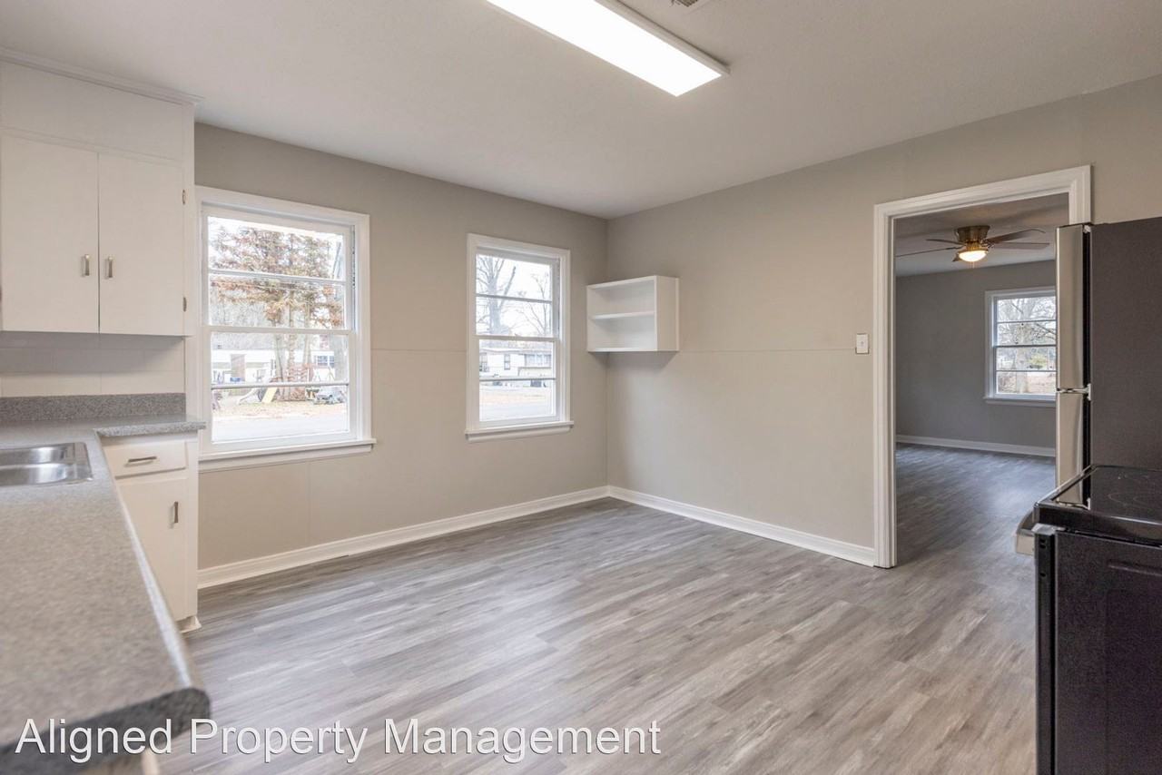 318 E Ash St - Photo 3 of 28