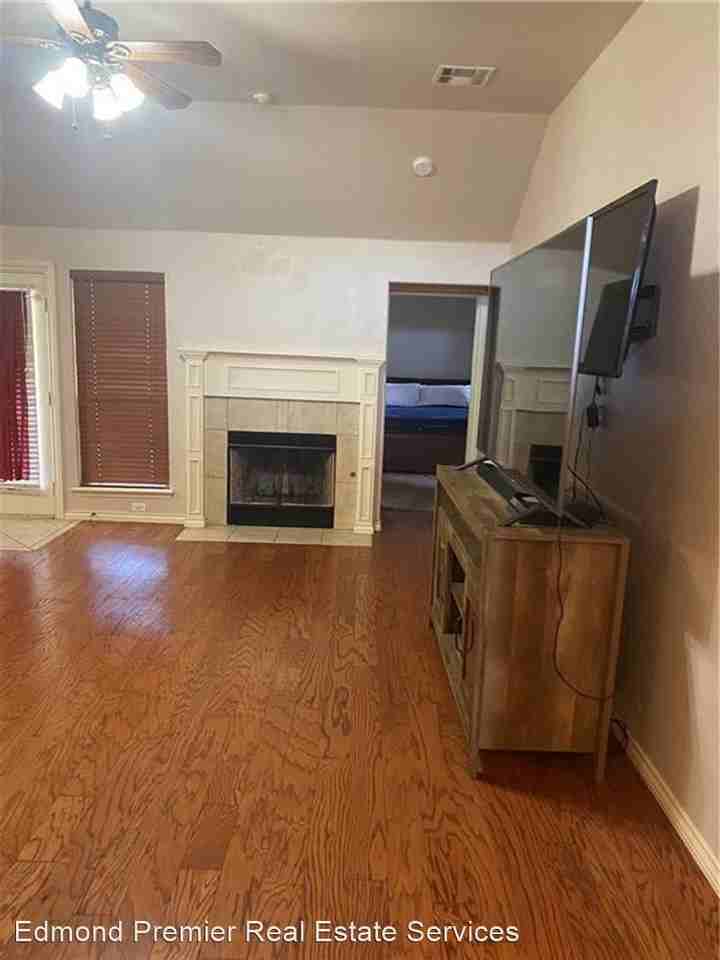 821 Nw 120th Ter - Photo 2 of 6