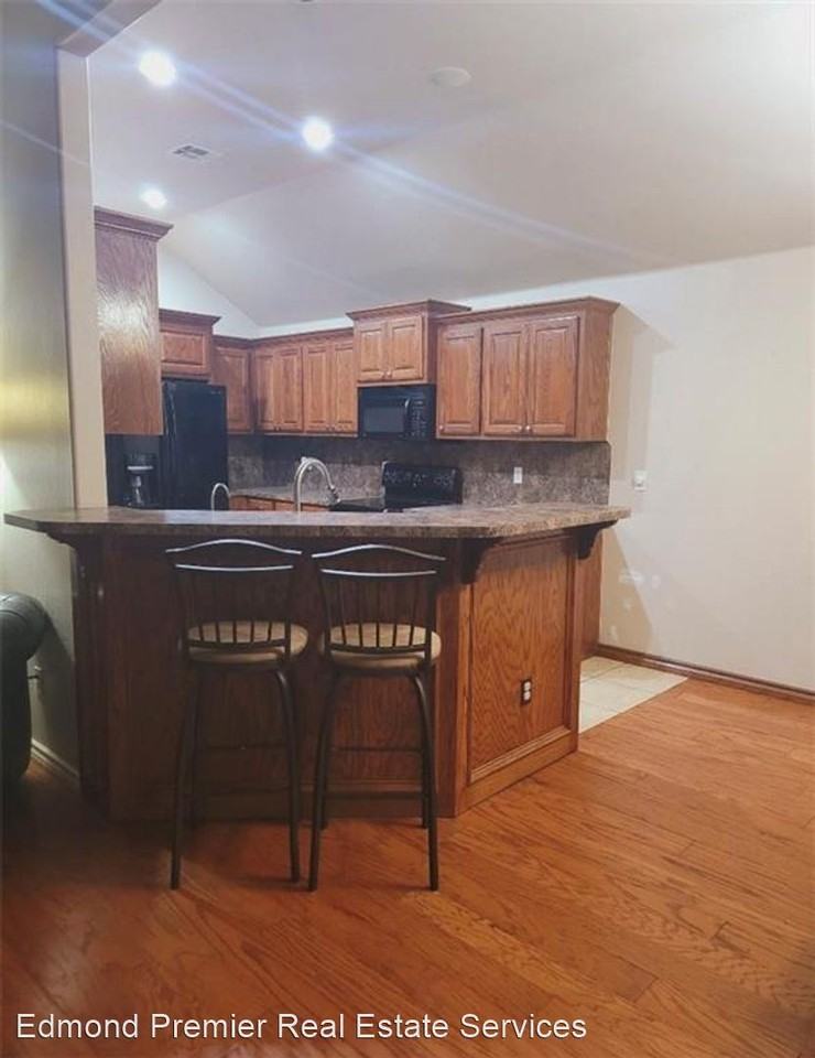 821 Nw 120th Ter - Photo 3 of 6