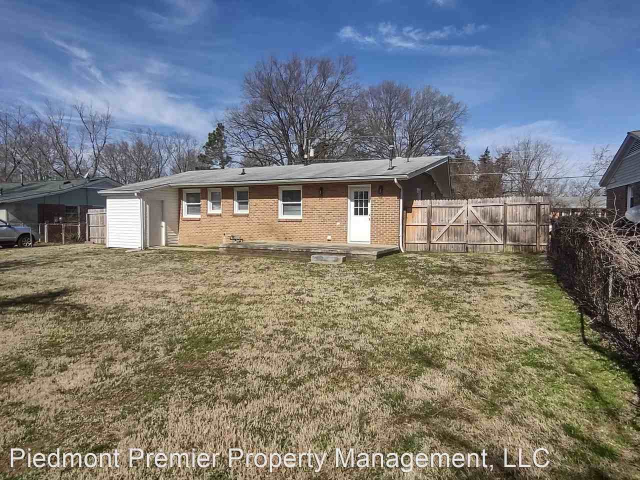 2316 Larkspur Dr - Photo 3 of 5