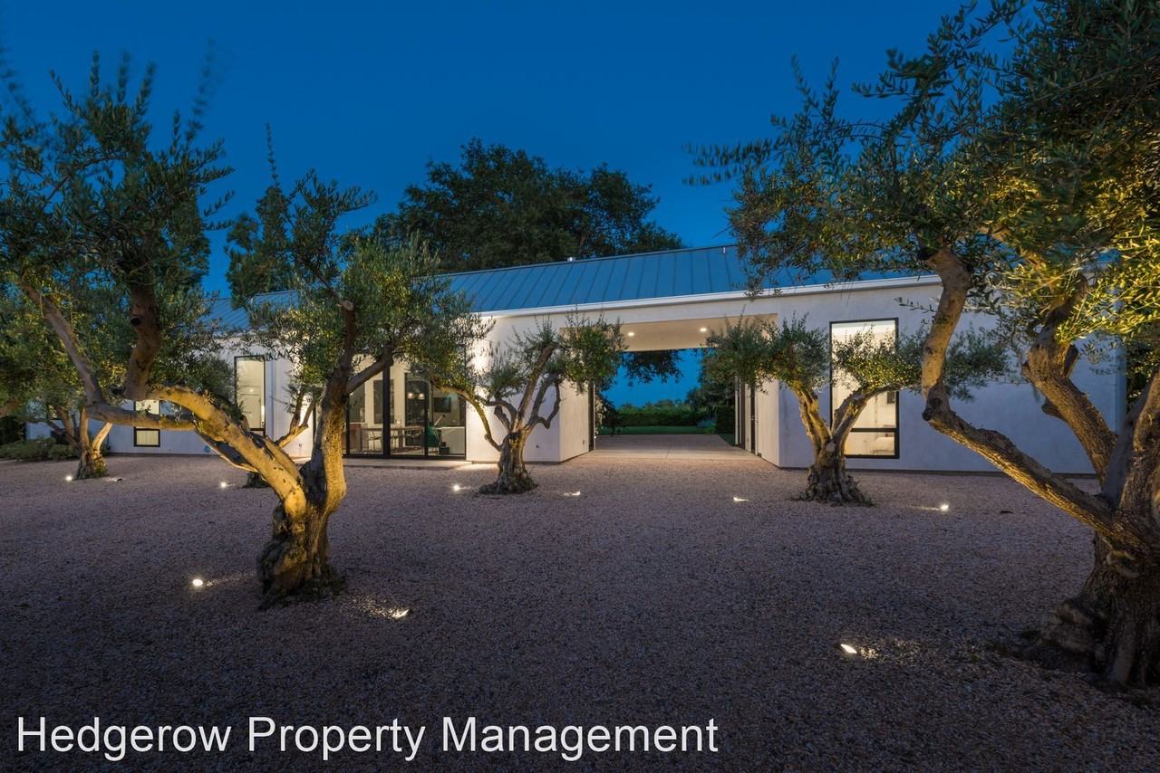 679 Dowdell Ln - Photo 3 of 16