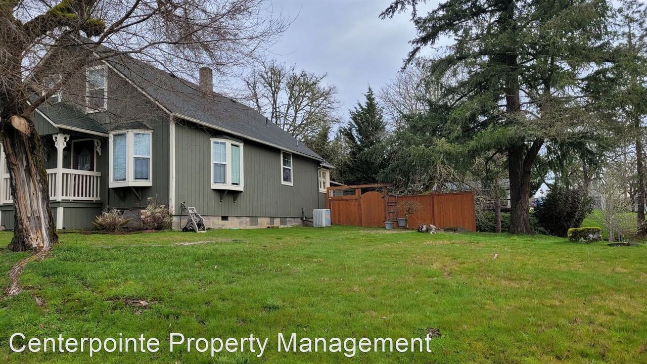 530 Ne 5th St - Photo 2 of 18