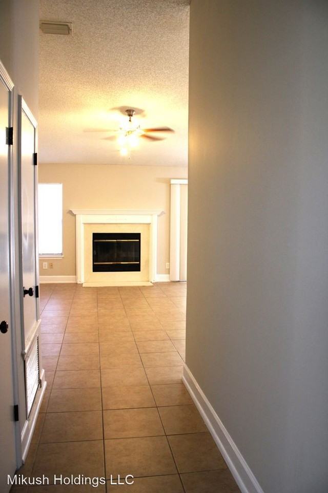 1605 Shearwater Dr - Photo 2 of 12