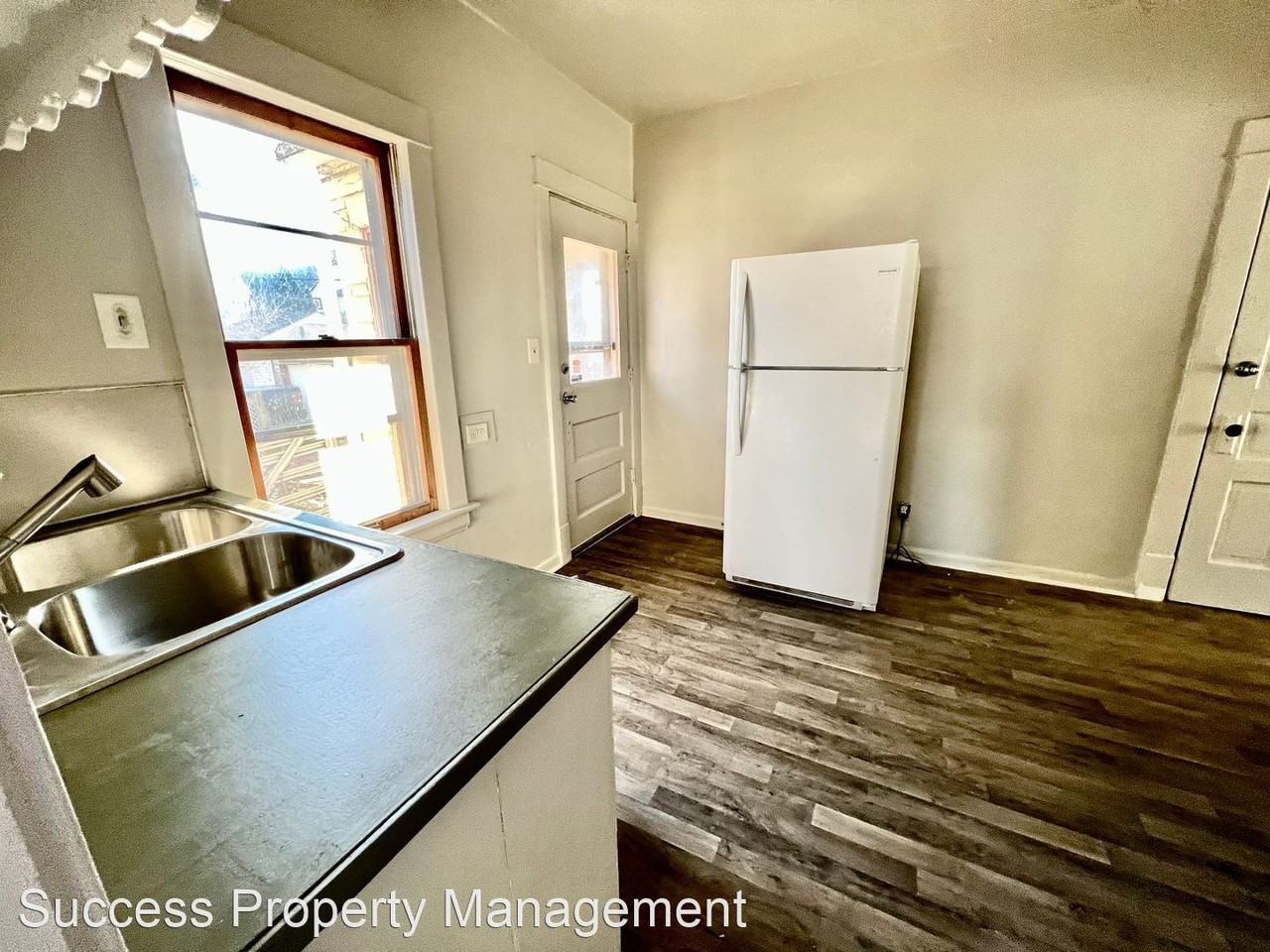 4906 19th Ave - Photo 2 of 4