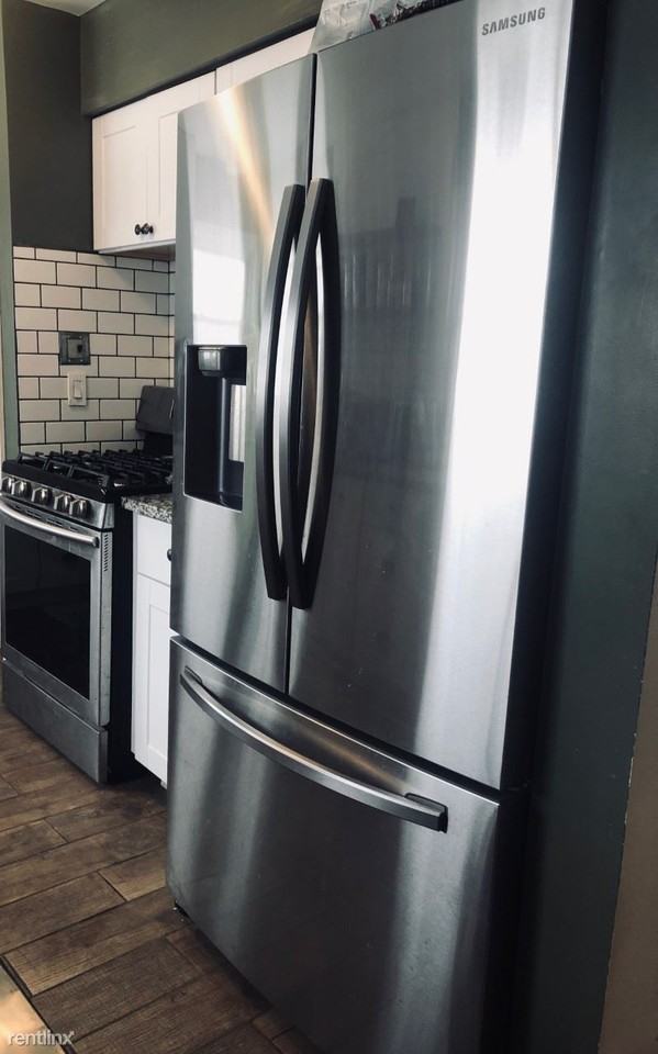 454 Conway St - Photo 3 of 10