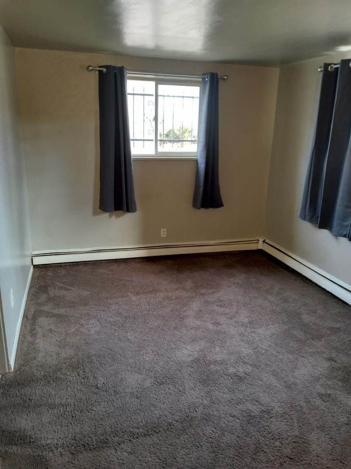 1931 Clinton St. - Photo 3 of 10