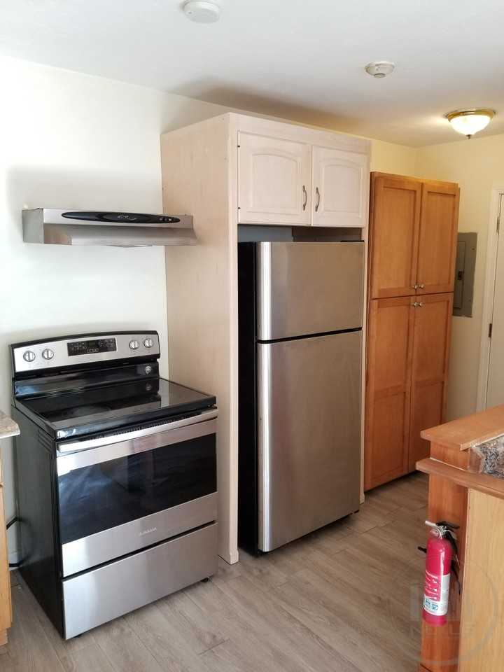 154 W School St - Photo 2 of 11