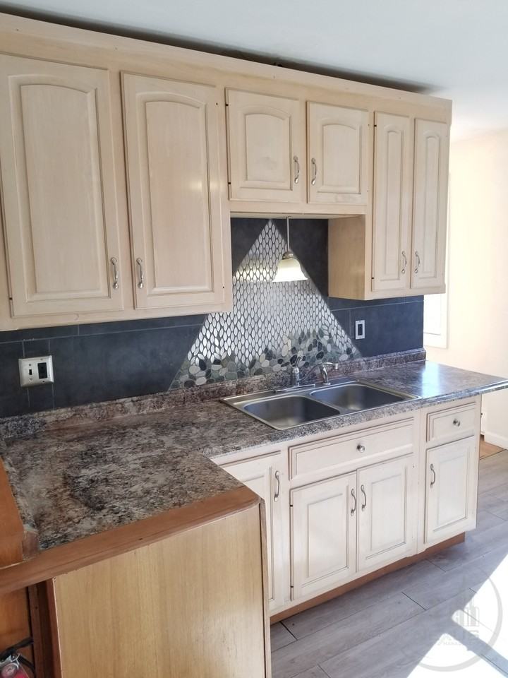 154 W School St - Photo 3 of 11