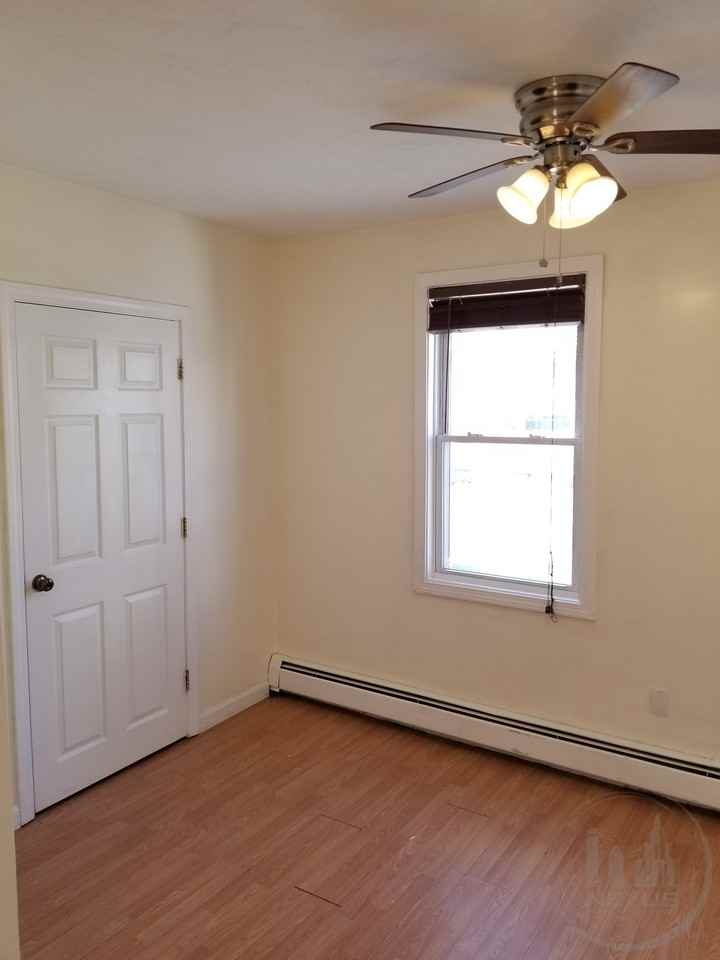 154 W School St - Photo 6 of 11