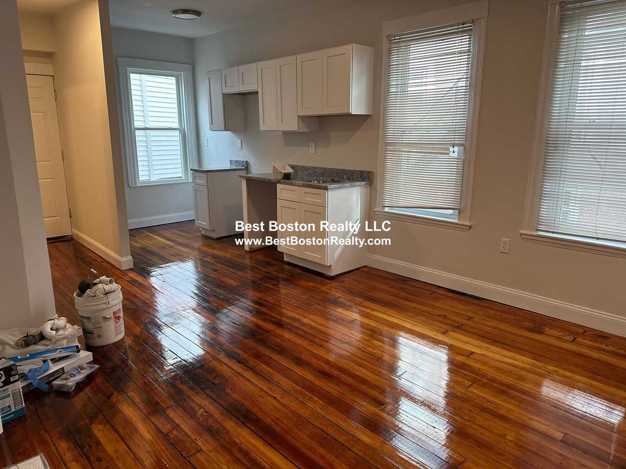 16R Warren Ave #2 - Photo 5 of 13