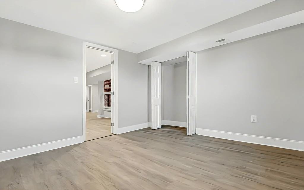 11901 Crestwood Ave S - Photo 2 of 35