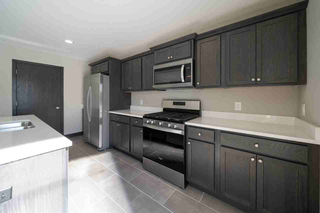 2380 68th St Se - Photo 2 of 26