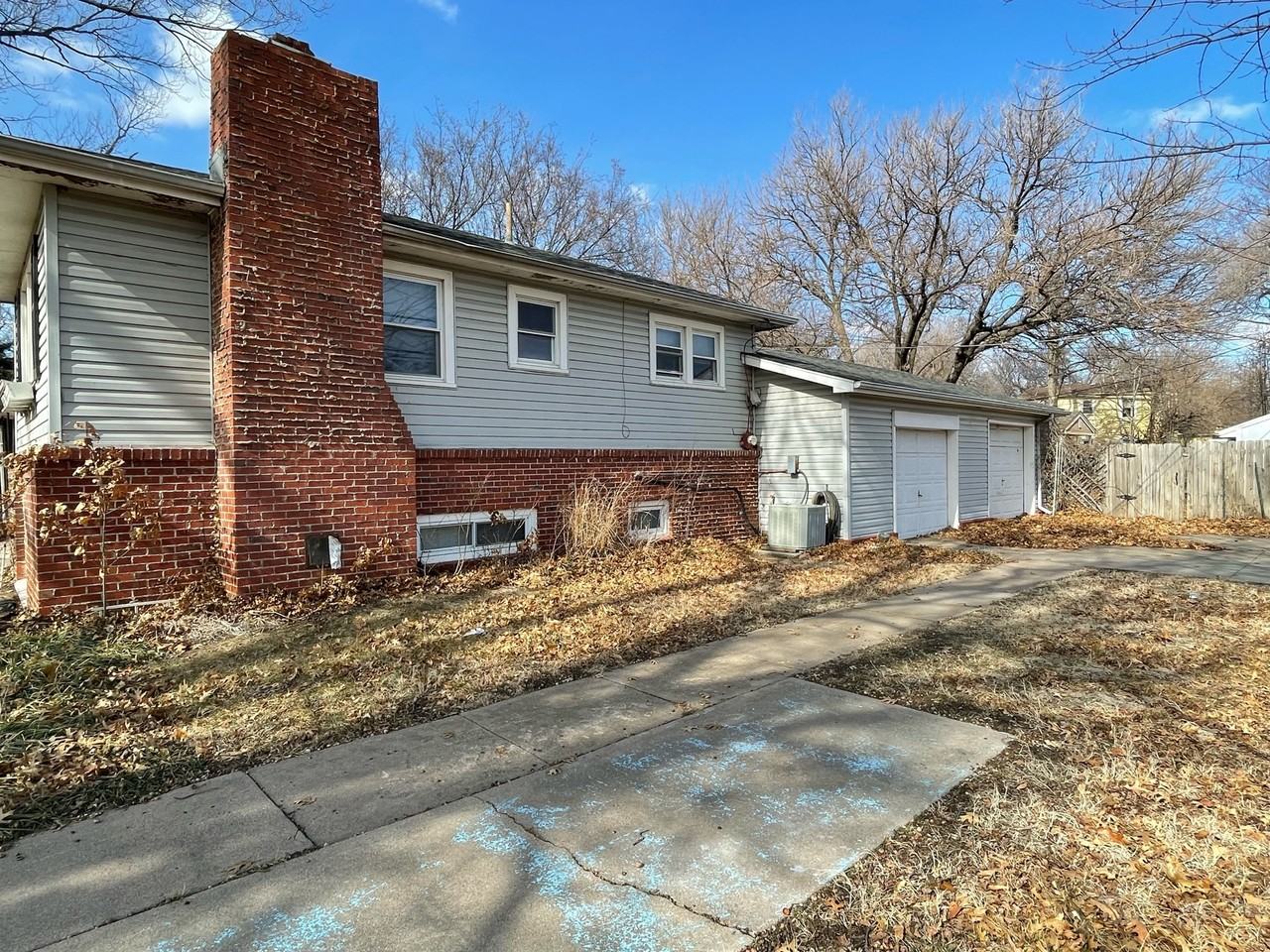 3030 E Mount Vernon St - Photo 2 of 24