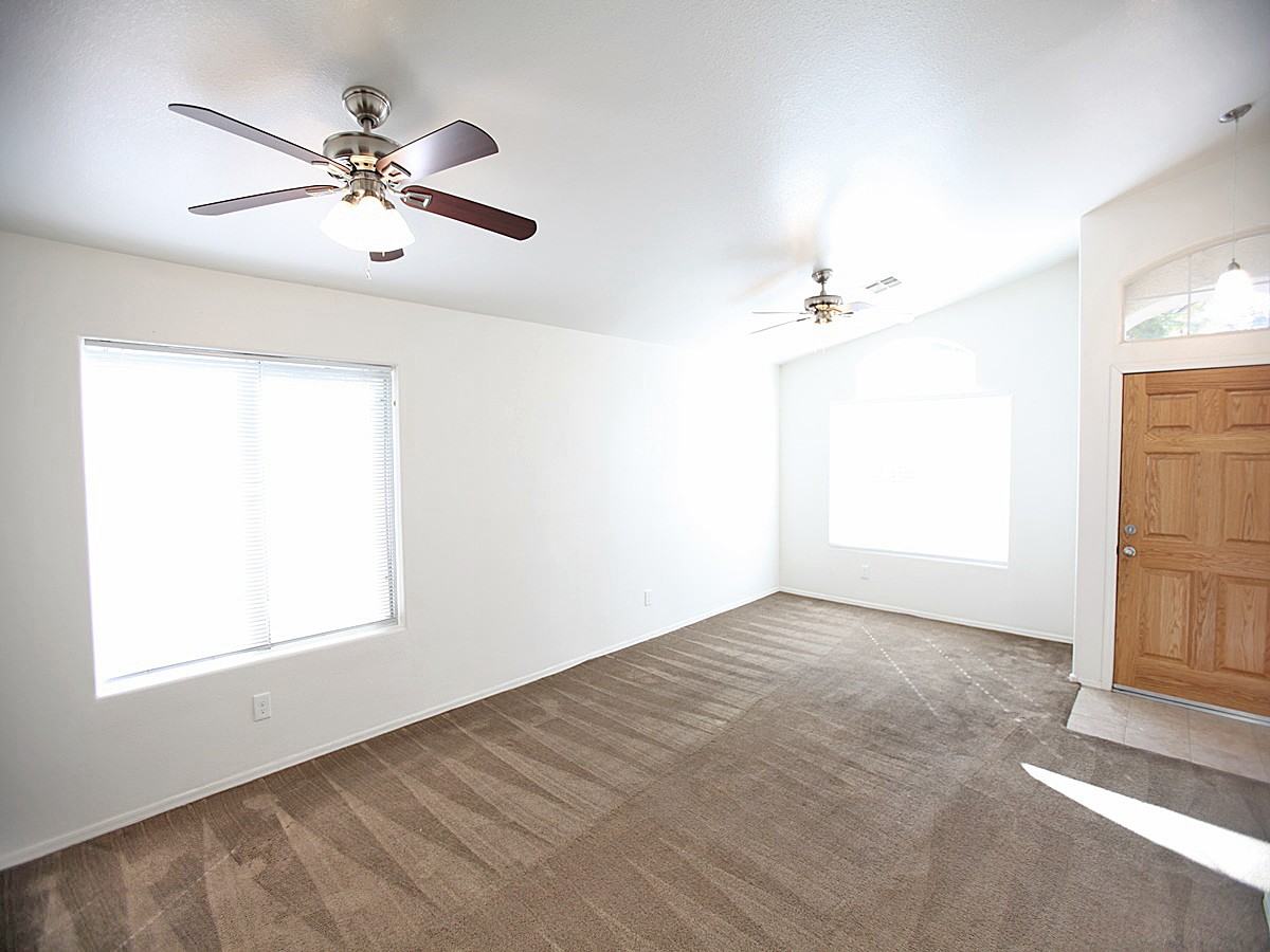 10330 W San Juan Ave - Photo 3 of 14