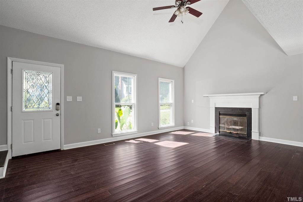 4409 Emmit Dr - Photo 3 of 29