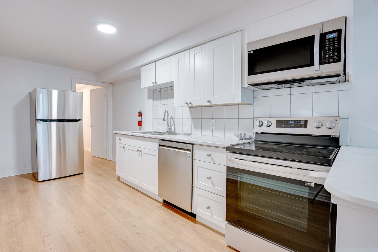 104 Gloucester Grove #1 - Photo 3 of 7