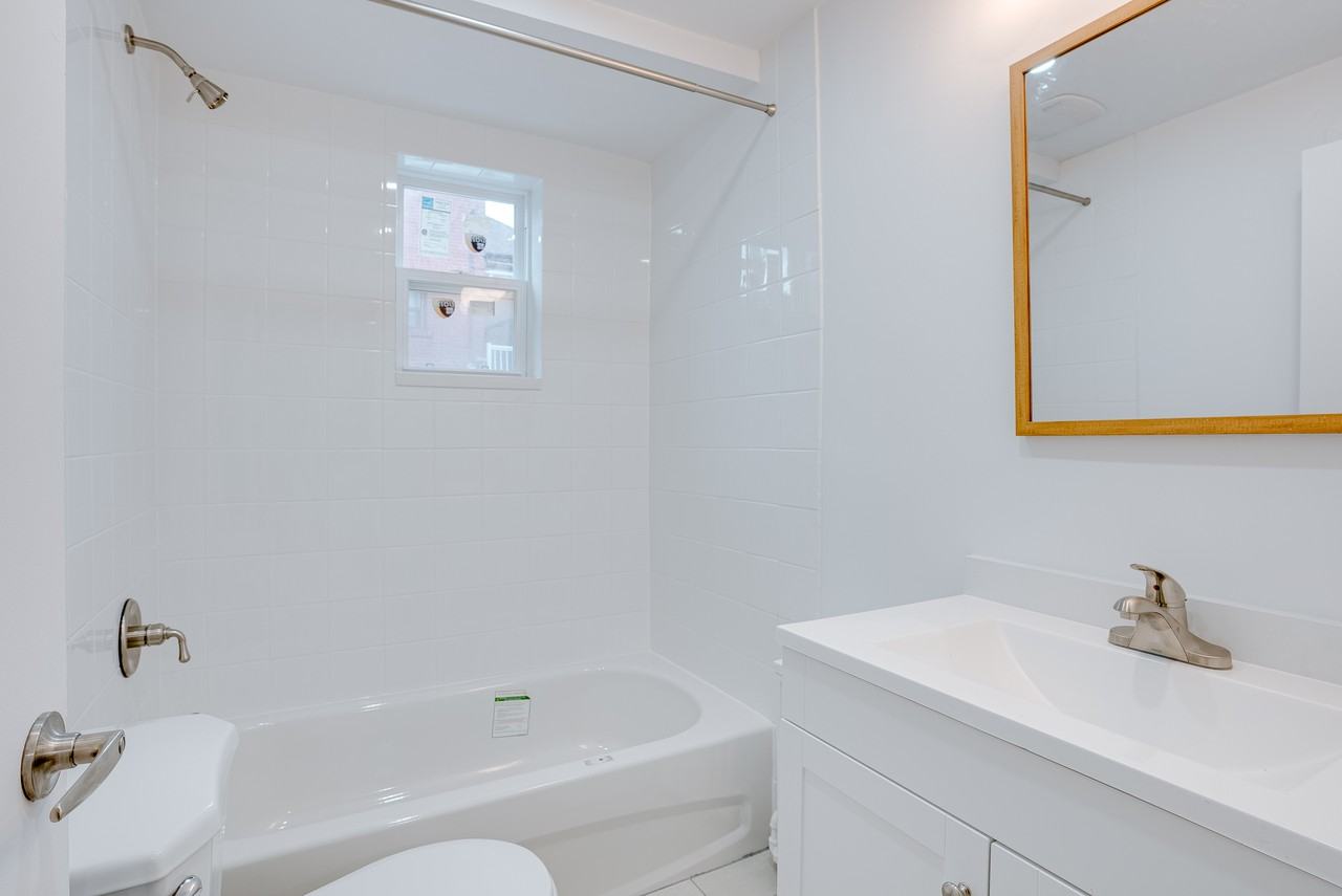 104 Gloucester Grove #1 - Photo 6 of 7