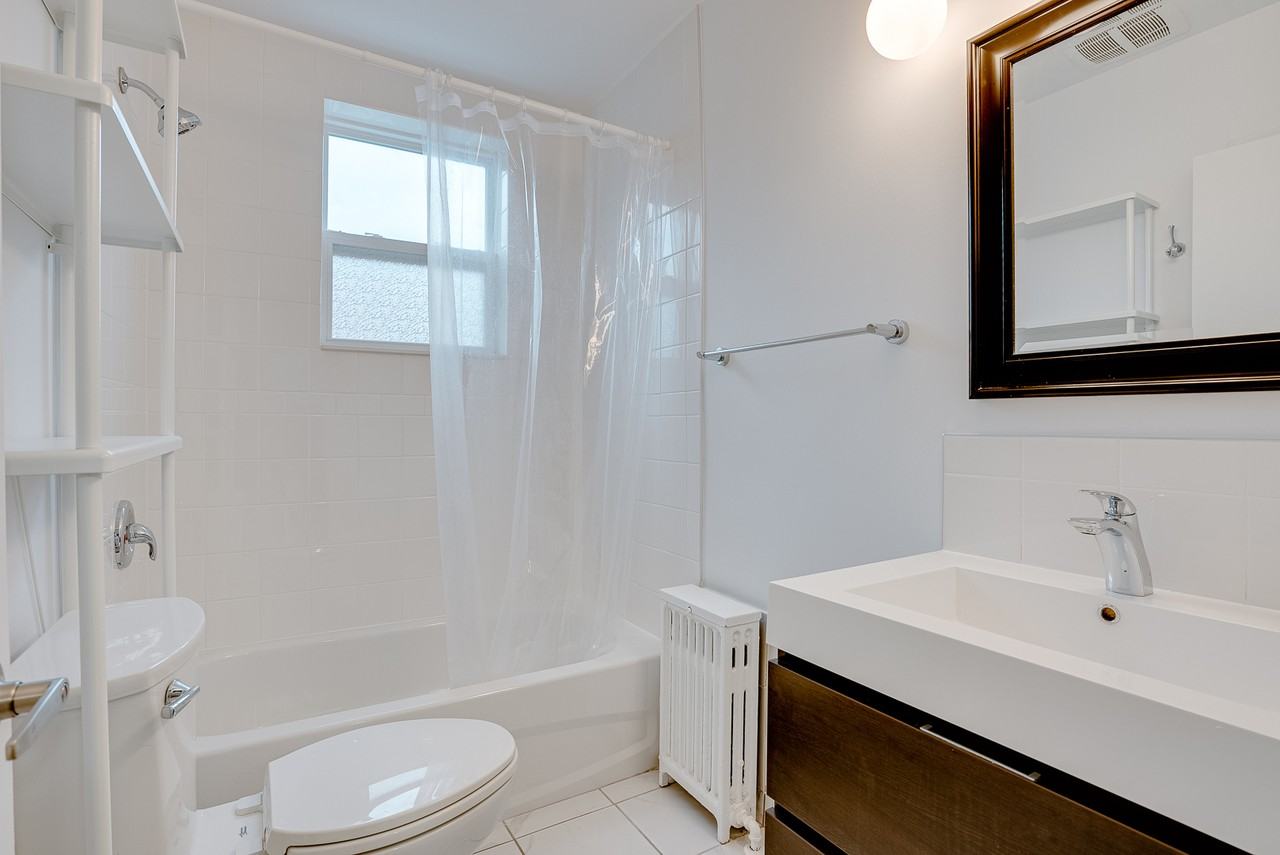 104 Gloucester Grove #2 - Photo 7 of 8