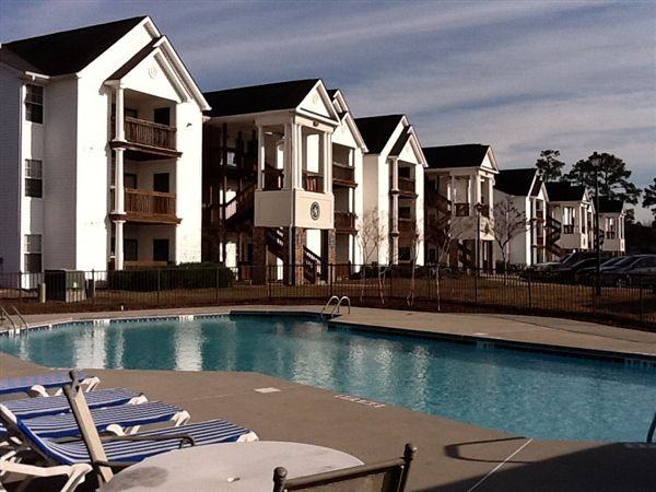 CampusWalk Apartments - Photo 3 of 8