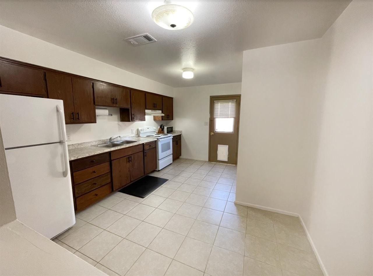 1945 S 1st Ave - Photo 2 of 6