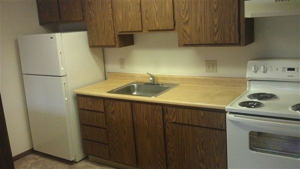 Pine Grove Apartments - Photo 3 of 4