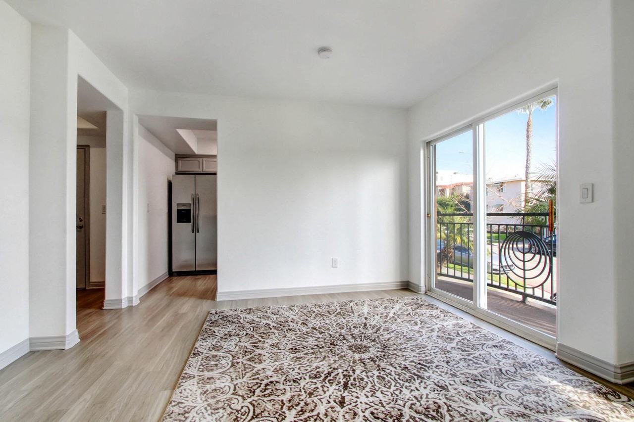 821 Wilcox - Photo 2 of 40