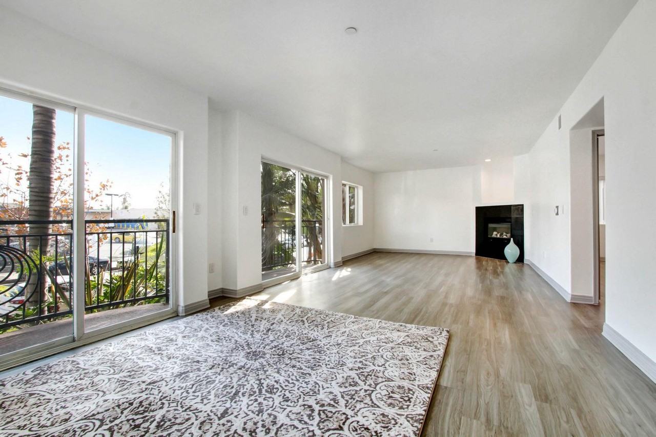 821 Wilcox - Photo 4 of 40