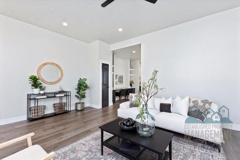 1740 E State Ave - Photo 4 of 37