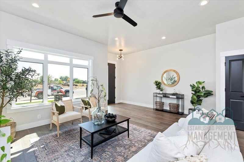 1740 E State Ave - Photo 5 of 37