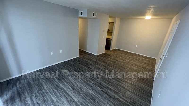 3460 E Lombard St - Photo 3 of 12