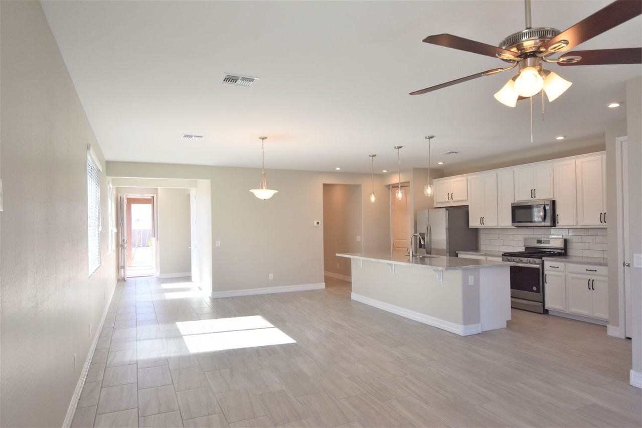 5817 N 192nd Ave - Photo 2 of 9