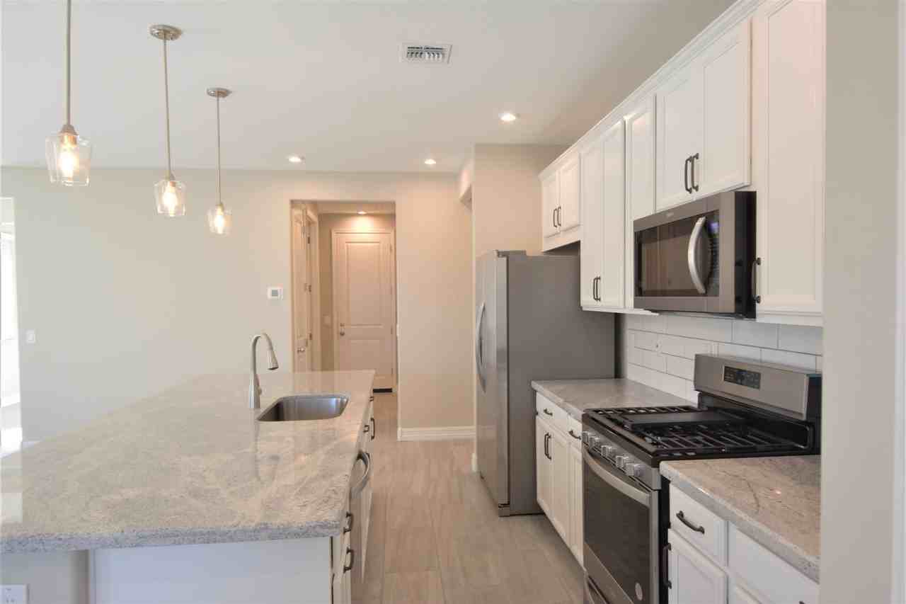 5817 N 192nd Ave - Photo 3 of 9