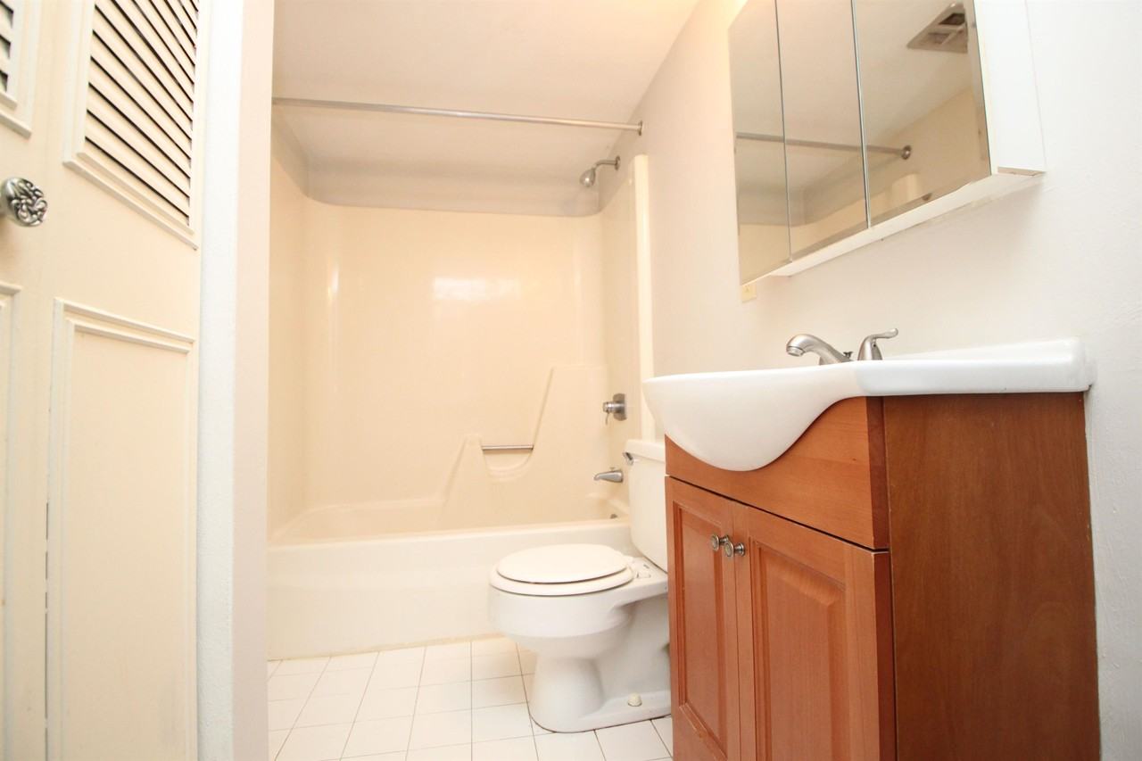 529  MONROE AVEAPT 16 #16 - Photo 7 of 8