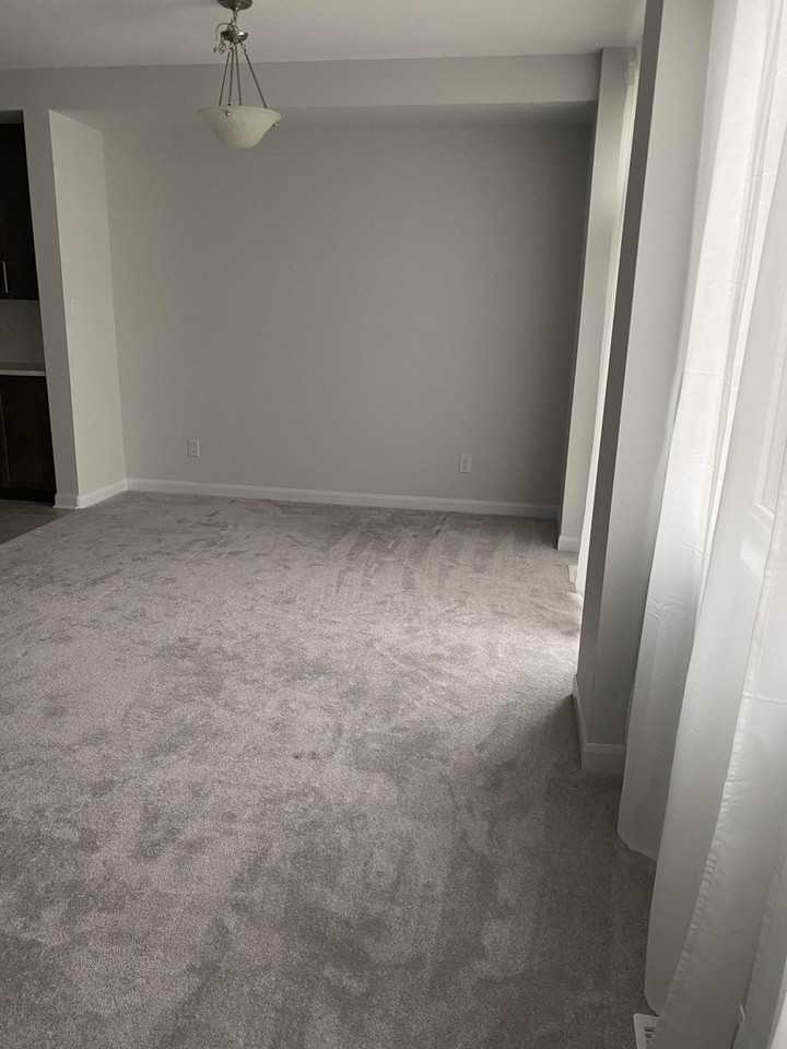 1033 Speedvale Court - Photo 6 of 18