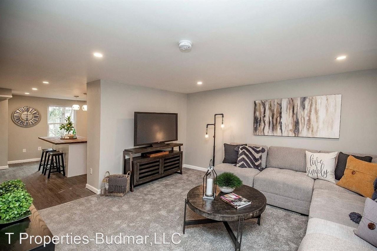 4169 Eastern Ave - Photo 2 of 32