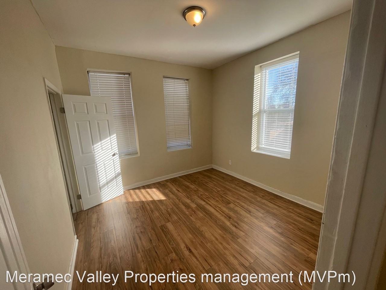 3146 California Ave - Photo 3 of 11