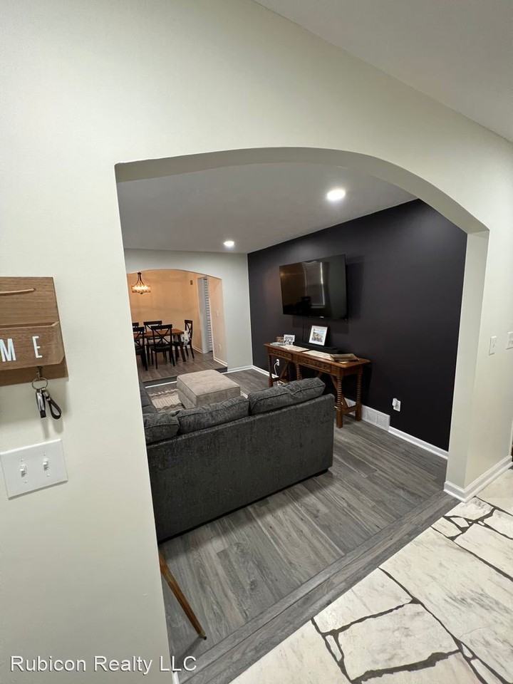 2401 E 109th St - Photo 3 of 38