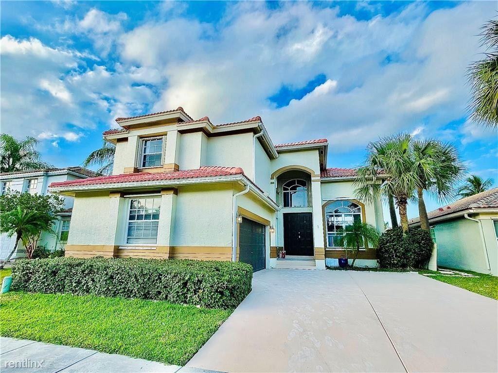 11041 Harbour Springs Cir - Photo 2 of 18