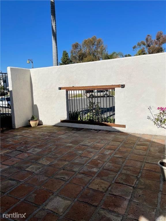 27462 Via Olmo - Photo 3 of 10