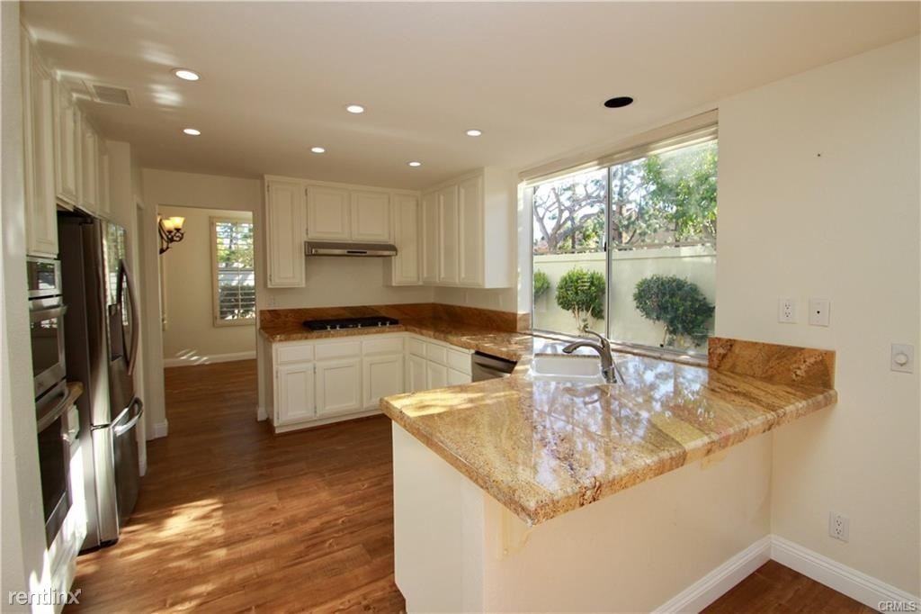 18 Terraza - Photo 3 of 10