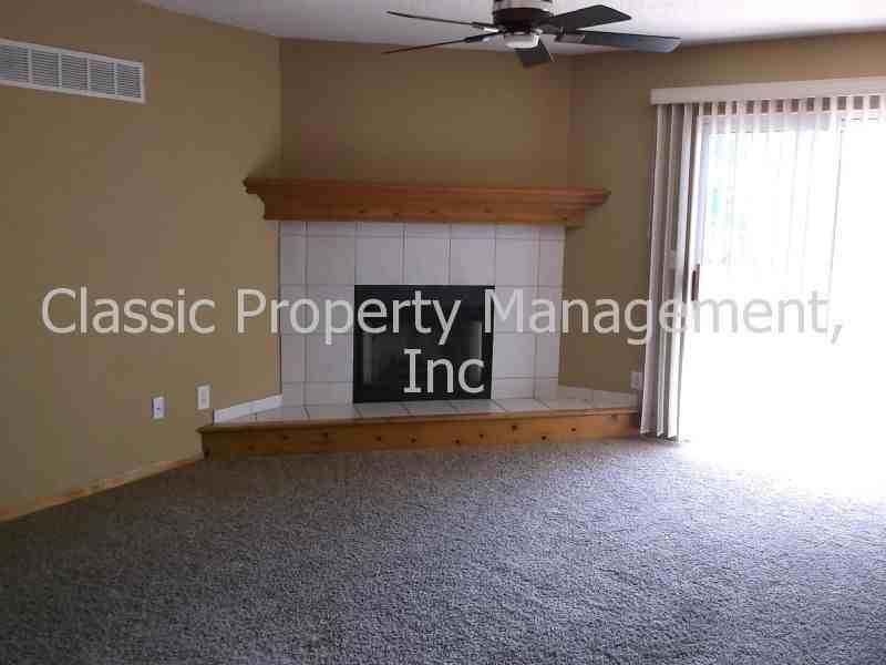 929 Swallow Cir - Photo 2 of 11