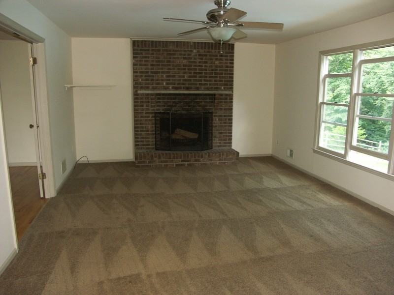 32 Copeland Rd - Photo 3 of 12