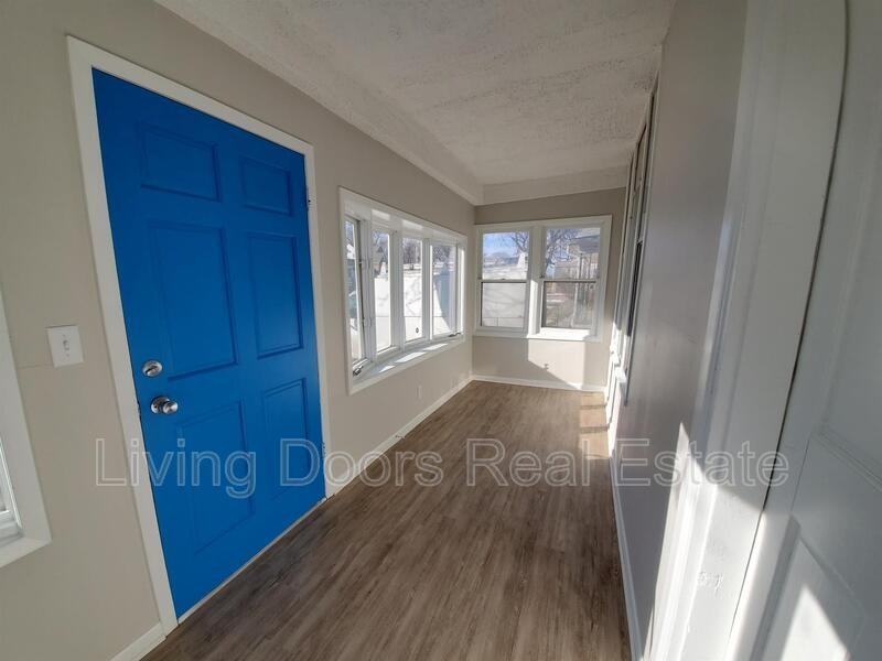 838 F St - Photo 4 of 26