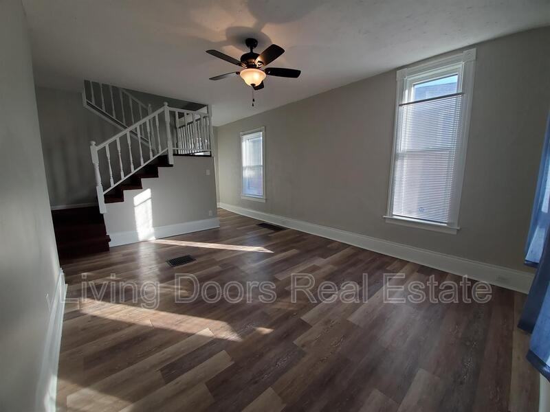 838 F St - Photo 3 of 26