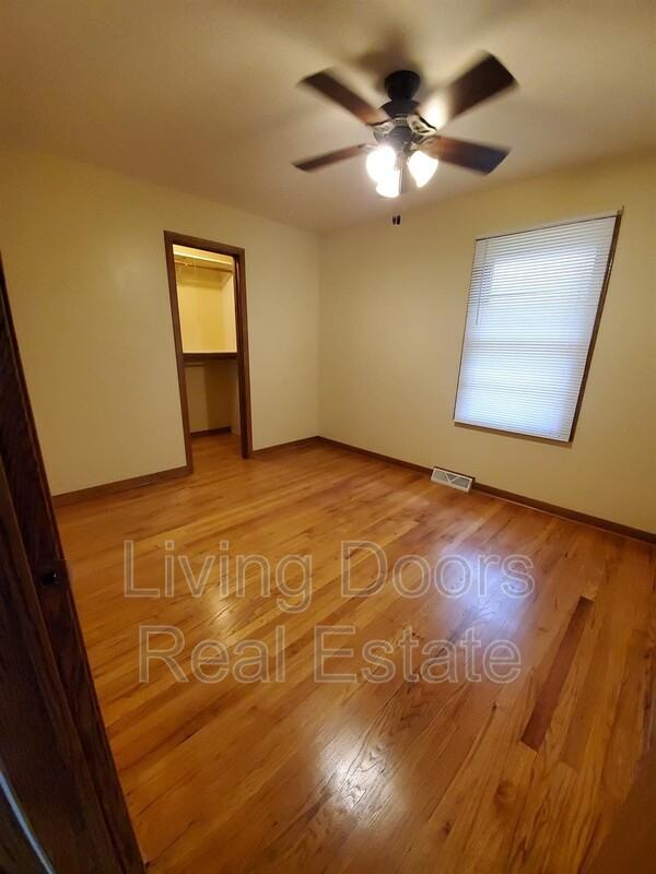 1910 N 57th St - Photo 2 of 17